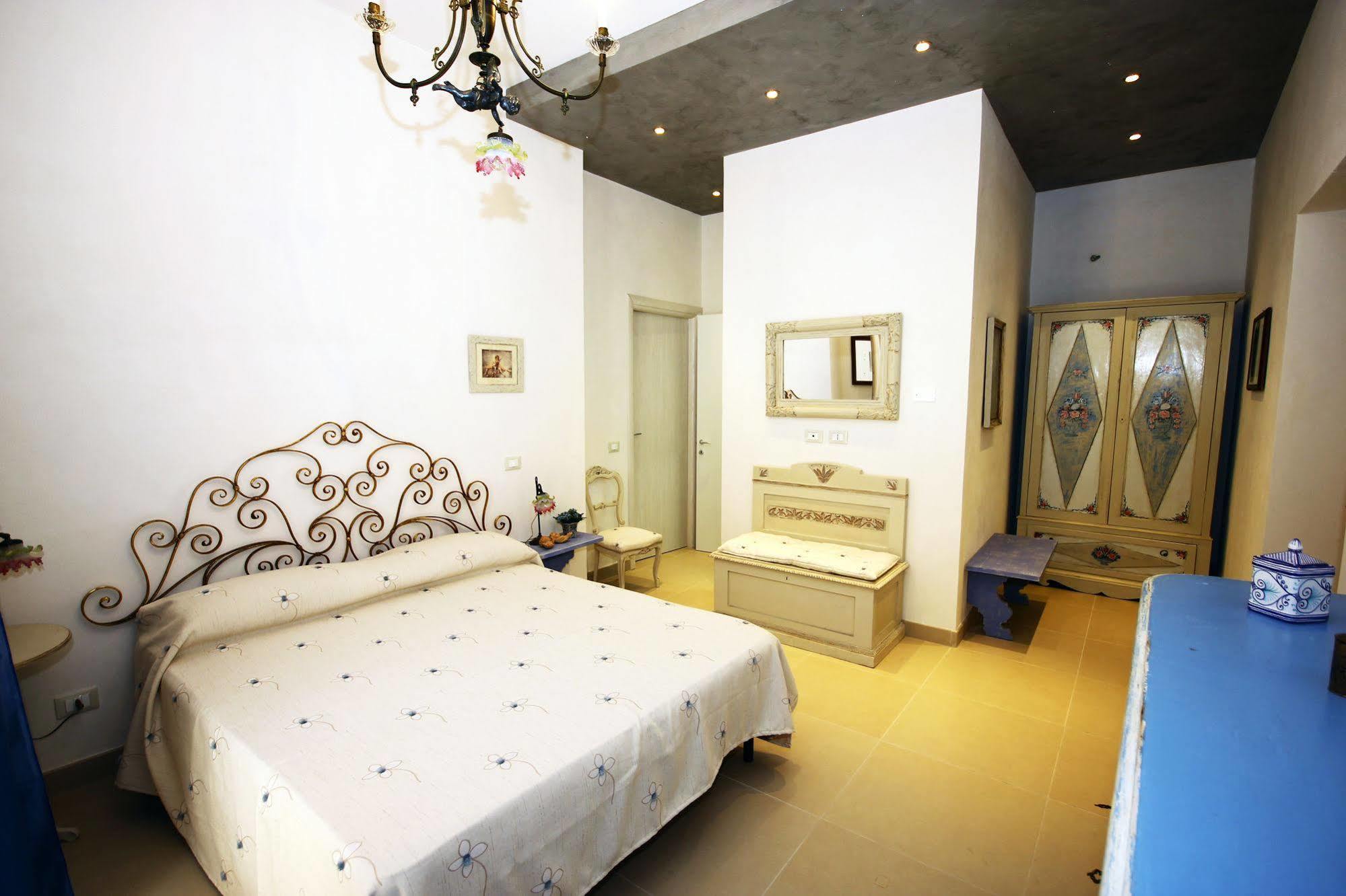 Khalisah Bed & Breakfast ปาแลร์โม ภายนอก รูปภาพ